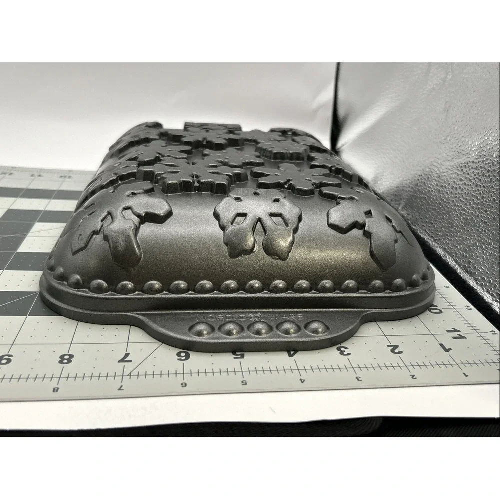 Nordic‎ Ware Snowflake Cake Pan 10 Cup Heavy Cast Aluminum USA 54848 11